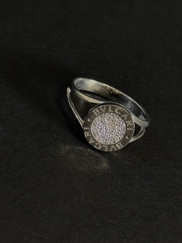 Каблучка золота з діамантами Bvlgari