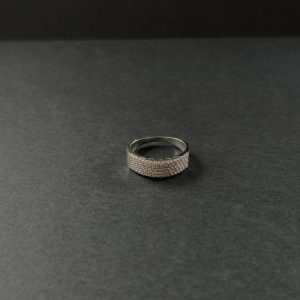 Каблучка з білого золота