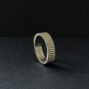 Каблучка золота BOUCHERON