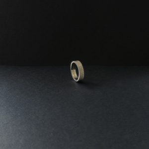 Каблучка золота BOUCHERON