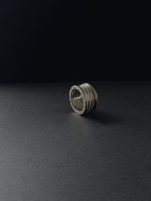 Каблучка з білого золота "Bvlgari" з діамантами - Зображення 3