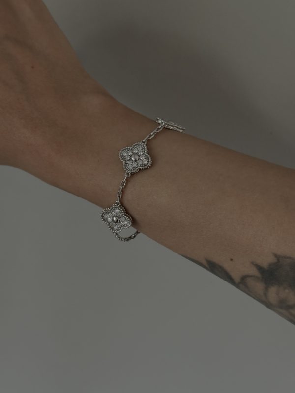 Браслет в стилі "Cartier" Конюшина з білого золота з діамантами - Зображення 8