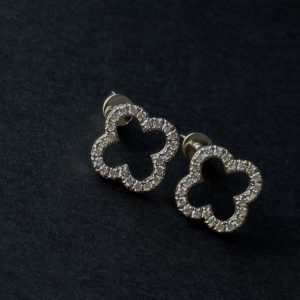 Сережки в стилі “Cartier” Конюшина з білого золота з діамантами