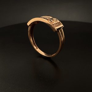 Золота жіноча каблучка Cartier