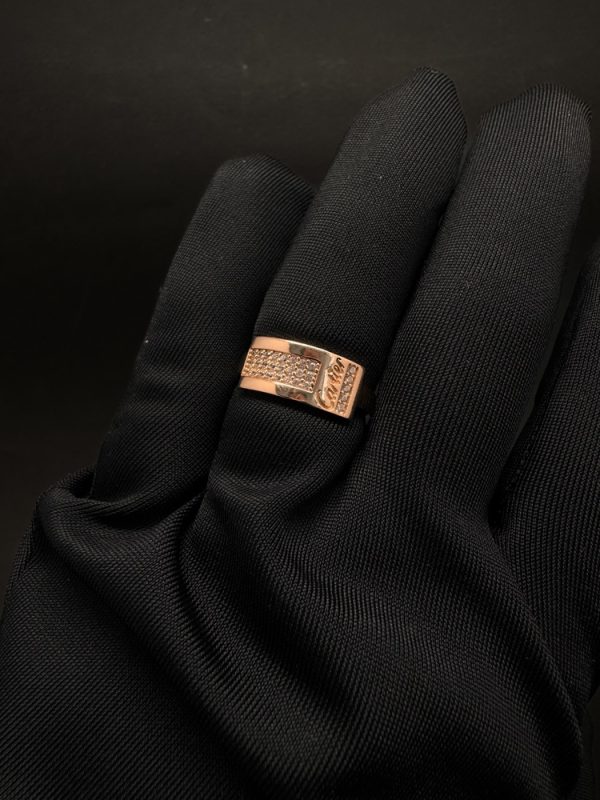 Золота жіноча каблучка Cartier