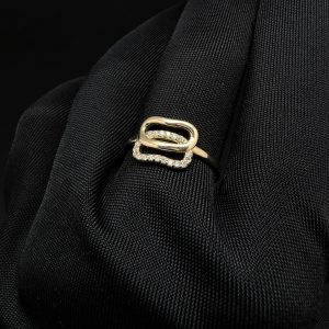 Каблучка золота “Dukachi” з діамантами