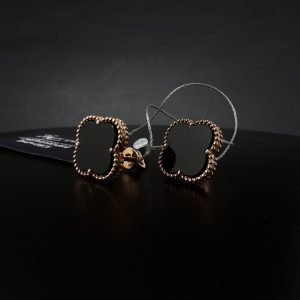 Сережки в стилі ” Van cleef & arpels” з оніксом