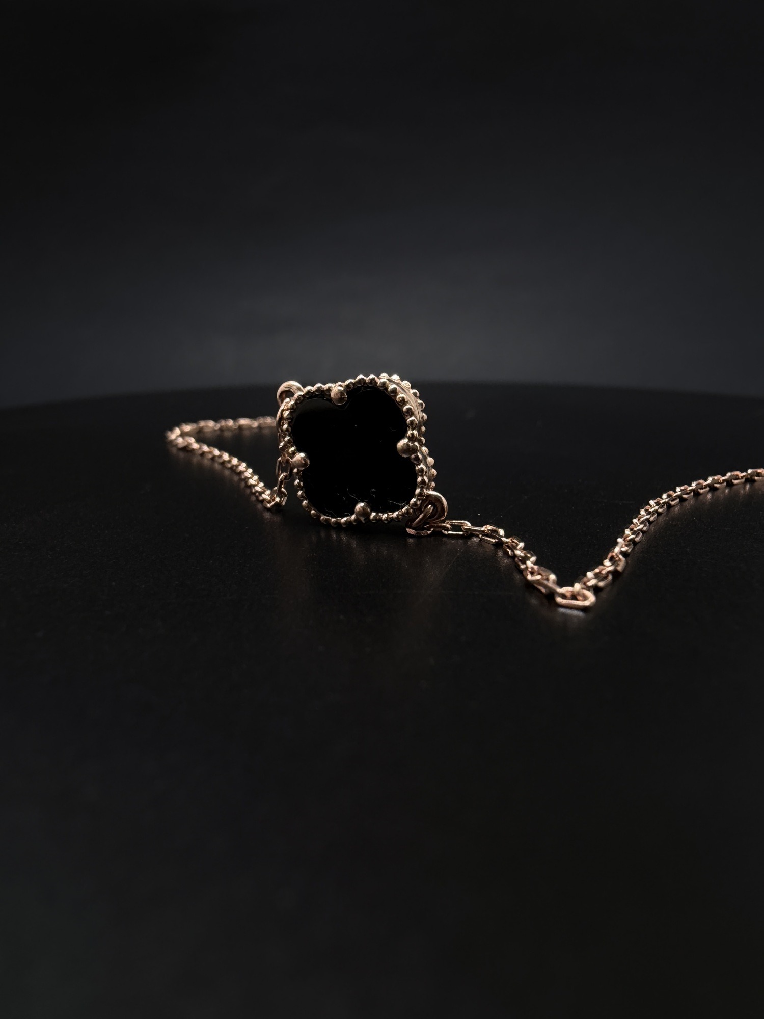 Браслет золотий в стилі ” Van cleef & arpels”