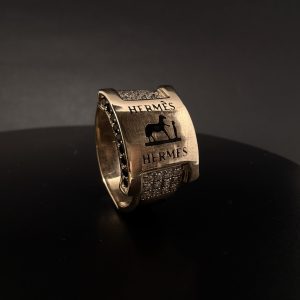 Каблучка золота в стилі Hermès Kelly Lock з діамантами та чорними оксамитами